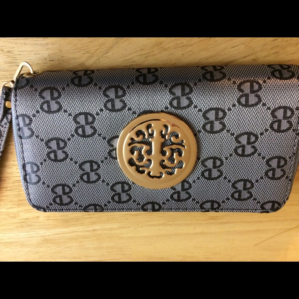 New Women’s Wallet Wristlet Clutch